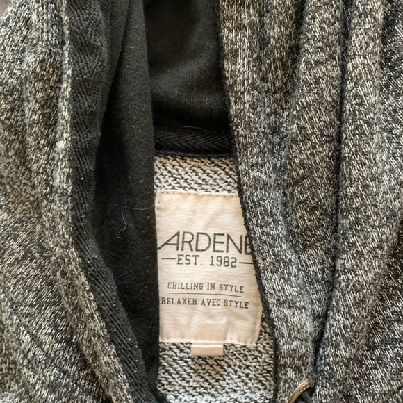 Ardene “Vintage” Sweater - Picture 3 of 5